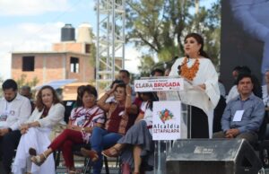 Critican a Clara Brugada por mentir sobre la creación de viviendas en Iztapalapa