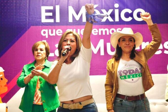 Violencia doméstica en medio de una campaña de empoderamiento femenino.